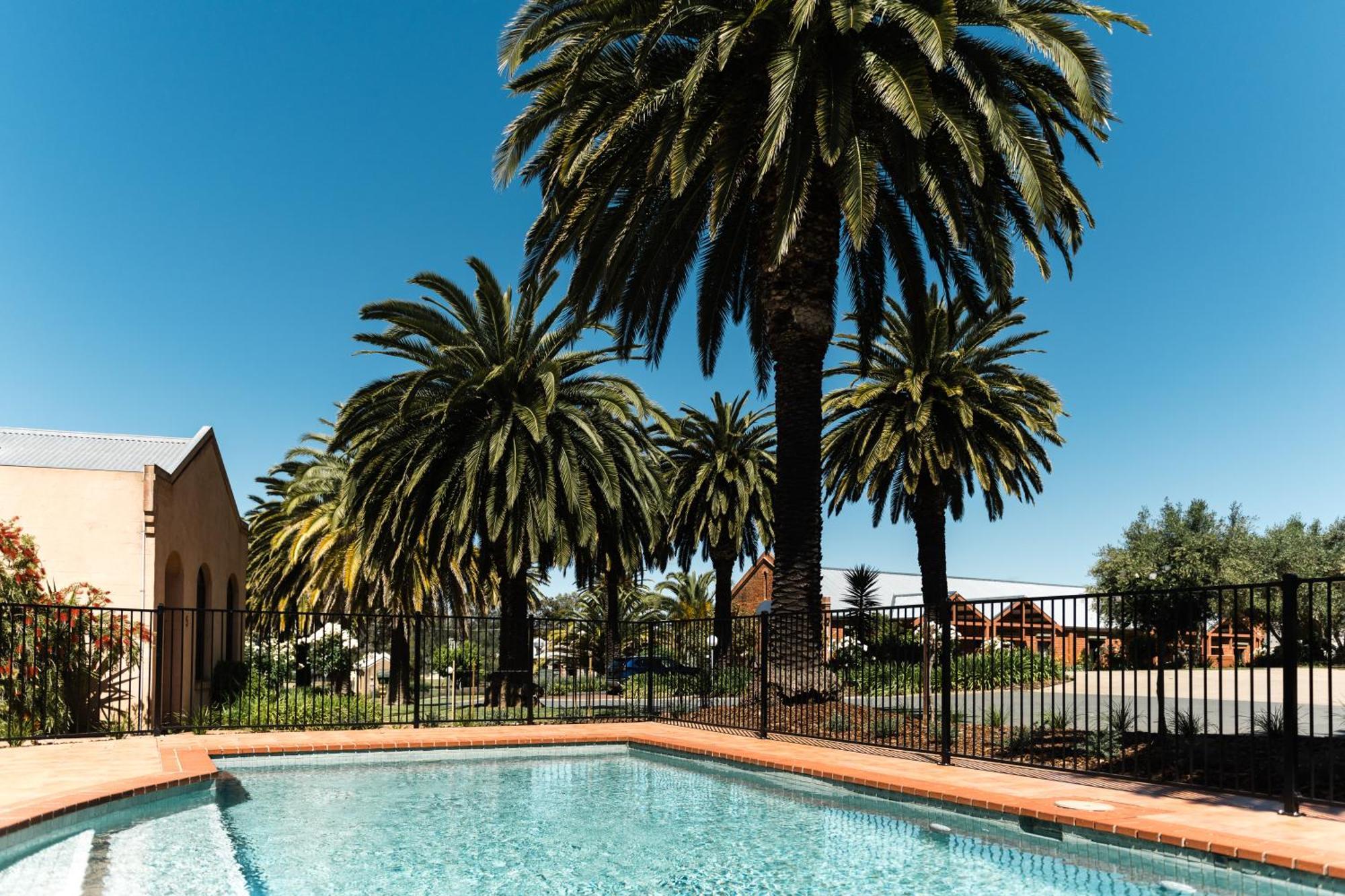 Tuileries At De Bortoli Rutherglen Exterior photo